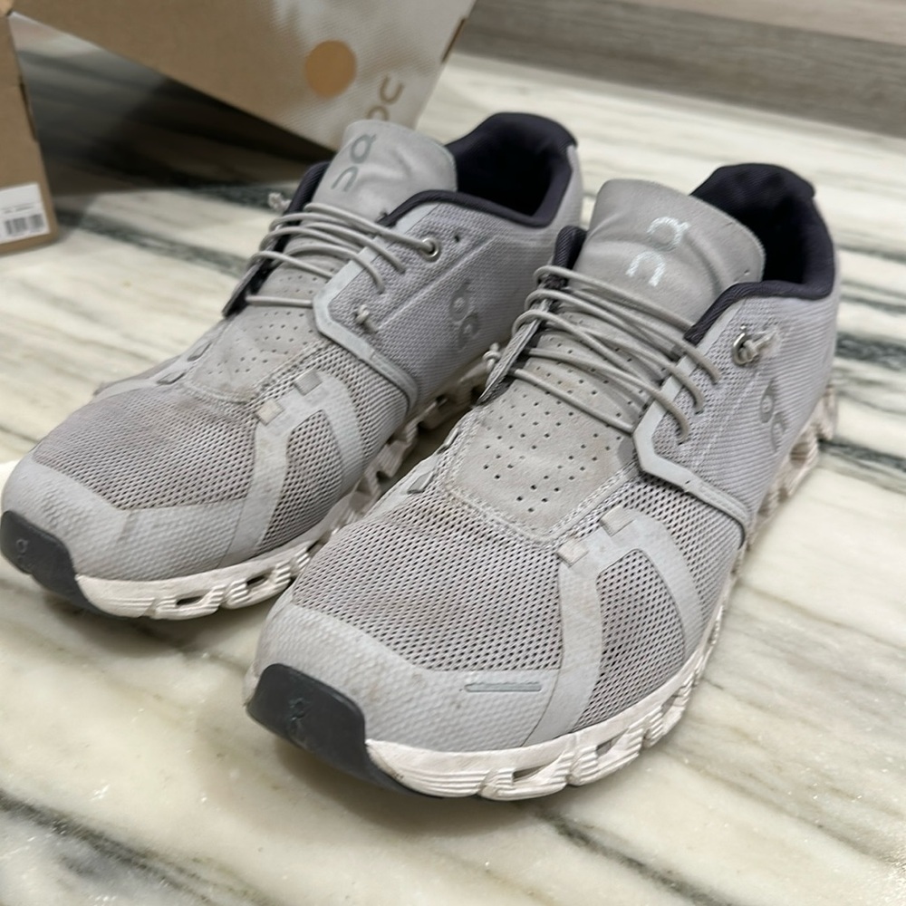 Men’s On Cloud Sneakers in Grey and White